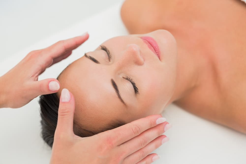 Reiki and head massage at The Zen Den, blending calming energy healing with a soothing scalp massage for relaxation and stress relief.